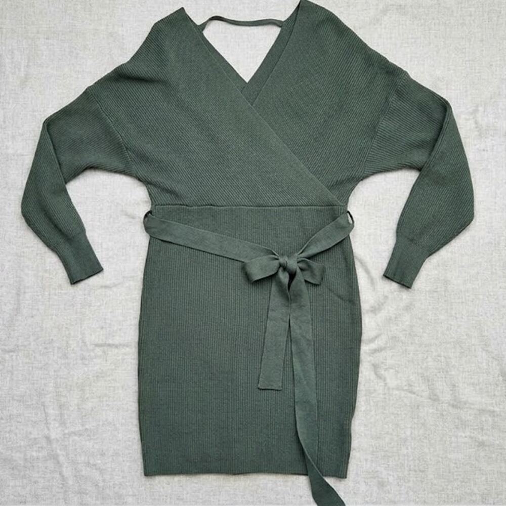 Faux Wrap Belted V-Neck Knit Sweater Dress S/M Batwing Sleeve Sophisticated